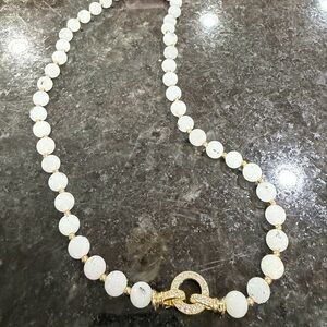 Chic Gold and White Beaded Necklace